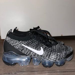 Women’s Black/White Air Vapormax Flyknit 3
